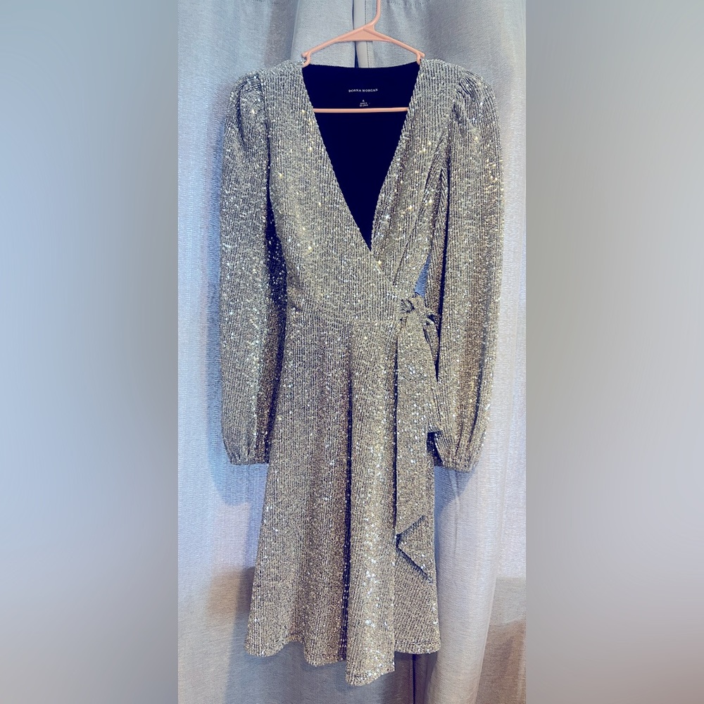 Gorgeous Womans Size 4 Donna Morgan Dress